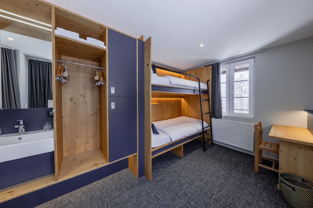 Villars Lodge 18/50