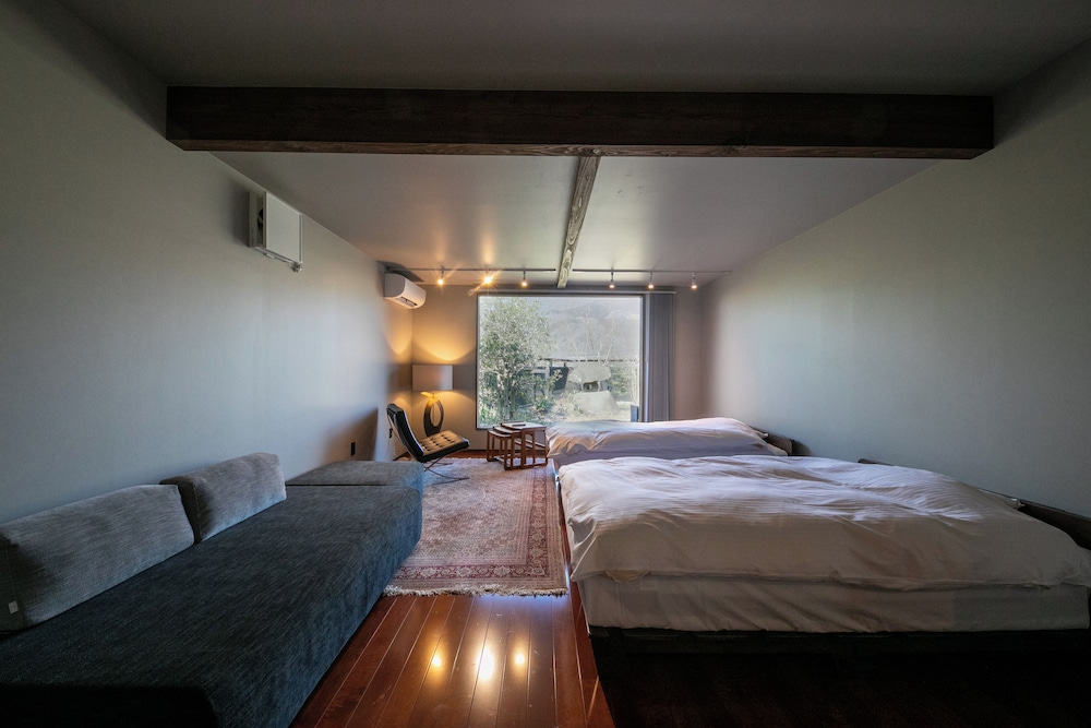 JAPANESE WESTERN, JUNIOR SUITE, OUTDOOR BATH, SMOKING