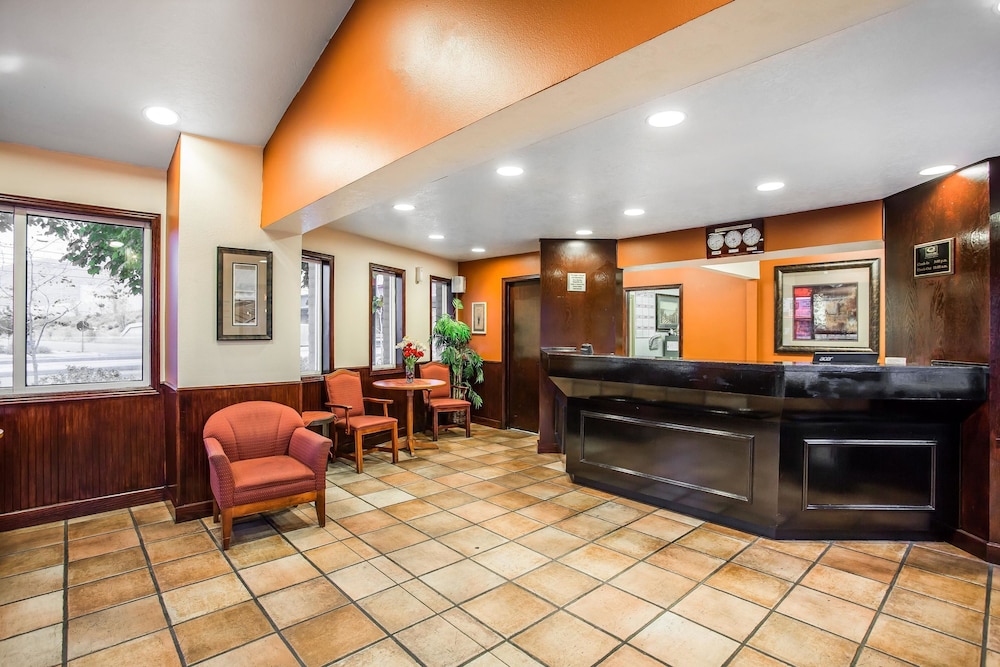 Econo Lodge Downtown Salt Lake 3/42