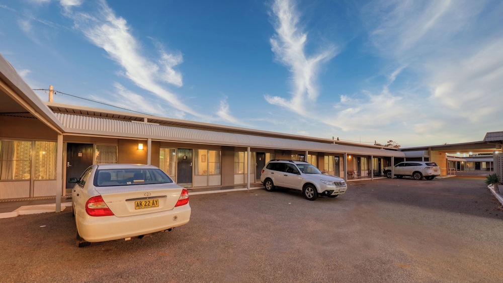 SILVER HAVEN MOTOR INN 36/41