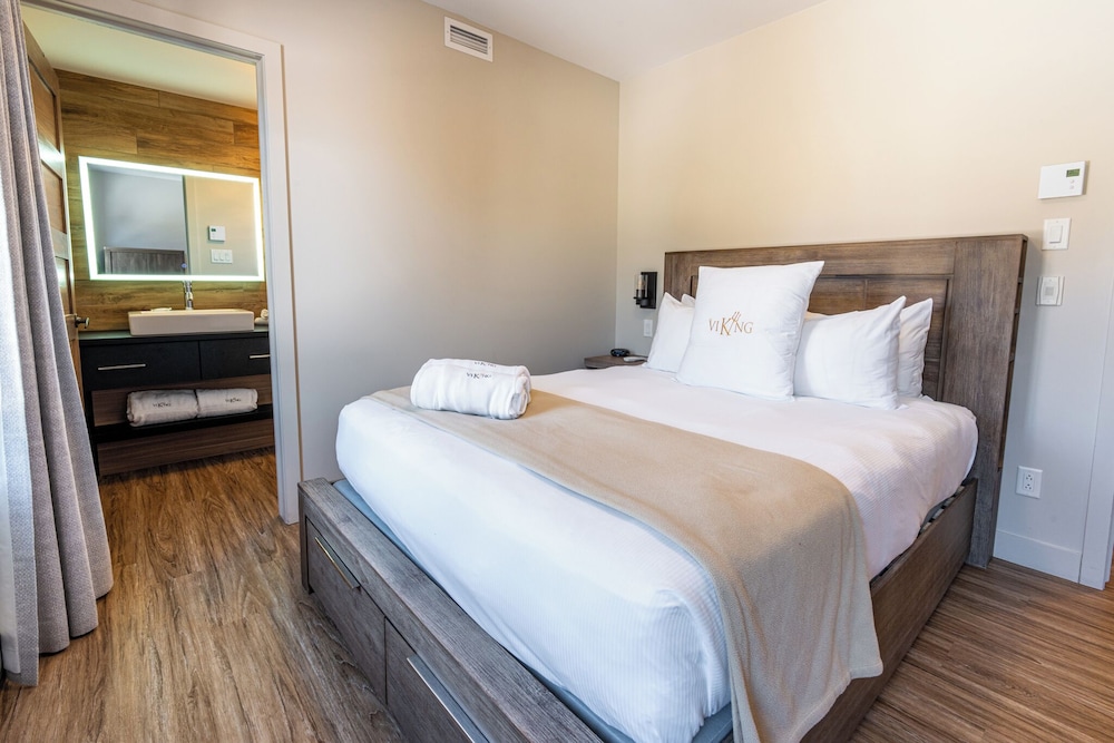 Condo, Studio, Queen Bed