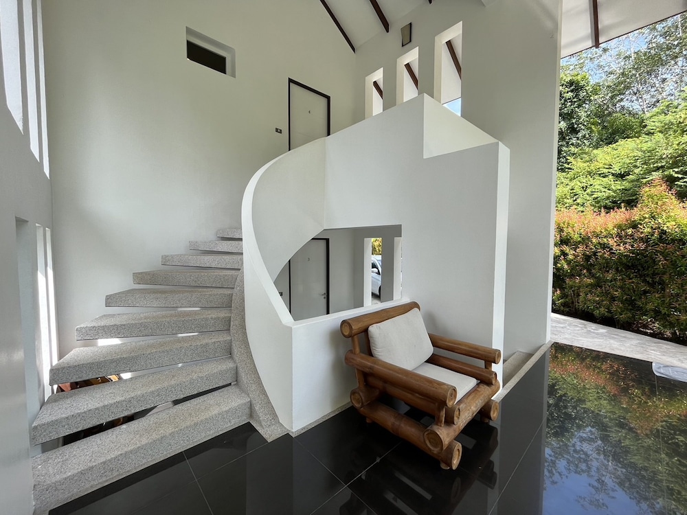 THE BEACH HOUSE 23/47