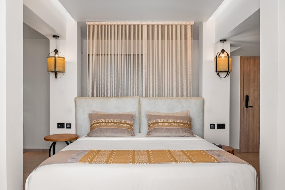 Cabana Blu Lifestyle Boutique Hotel & Suites 18/65