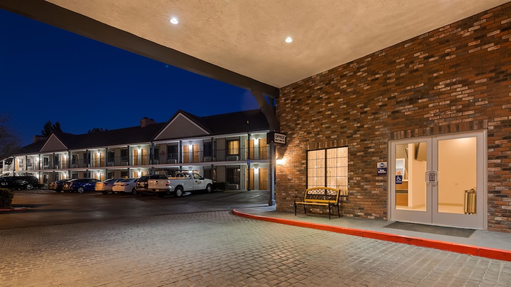 Best Western Country Inn 4/41