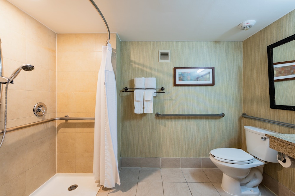 Crowne Plaza Newark Airport 14/50