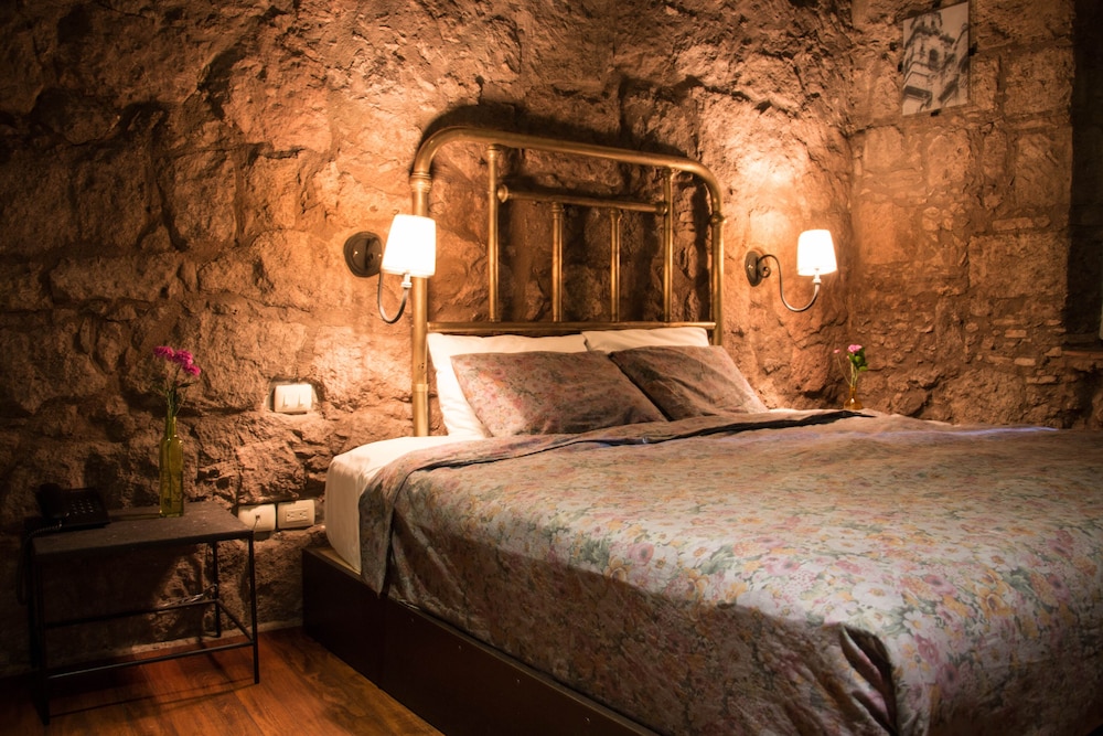 Gertrudis Hotel 36/45