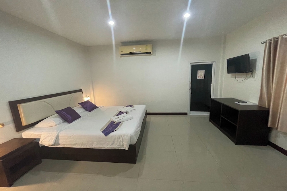 Phuket Airport Villa 22/80