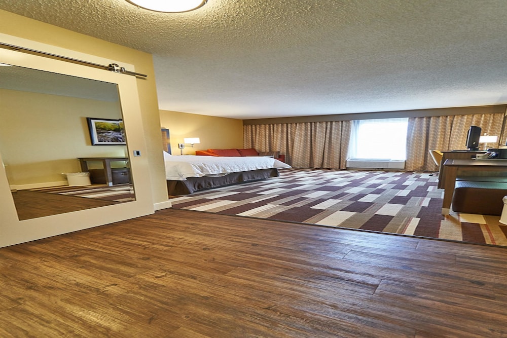 Hampton Inn Uniontown 24/63
