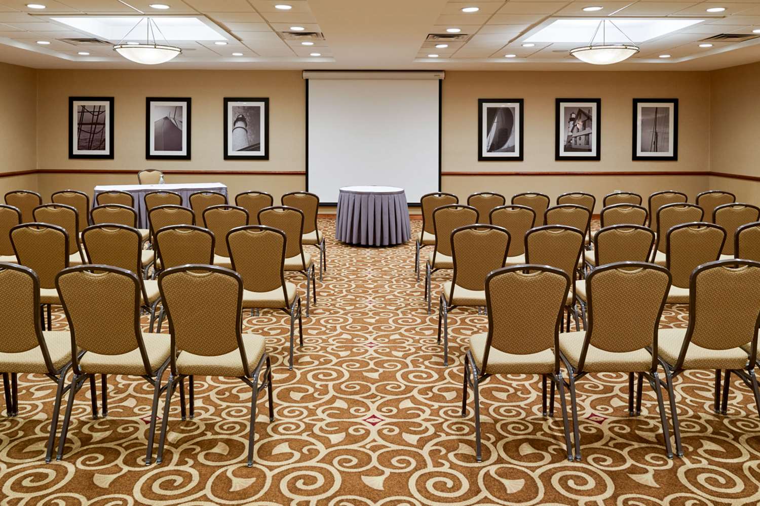 Clarion Hotel Portland Airport ME 12/16