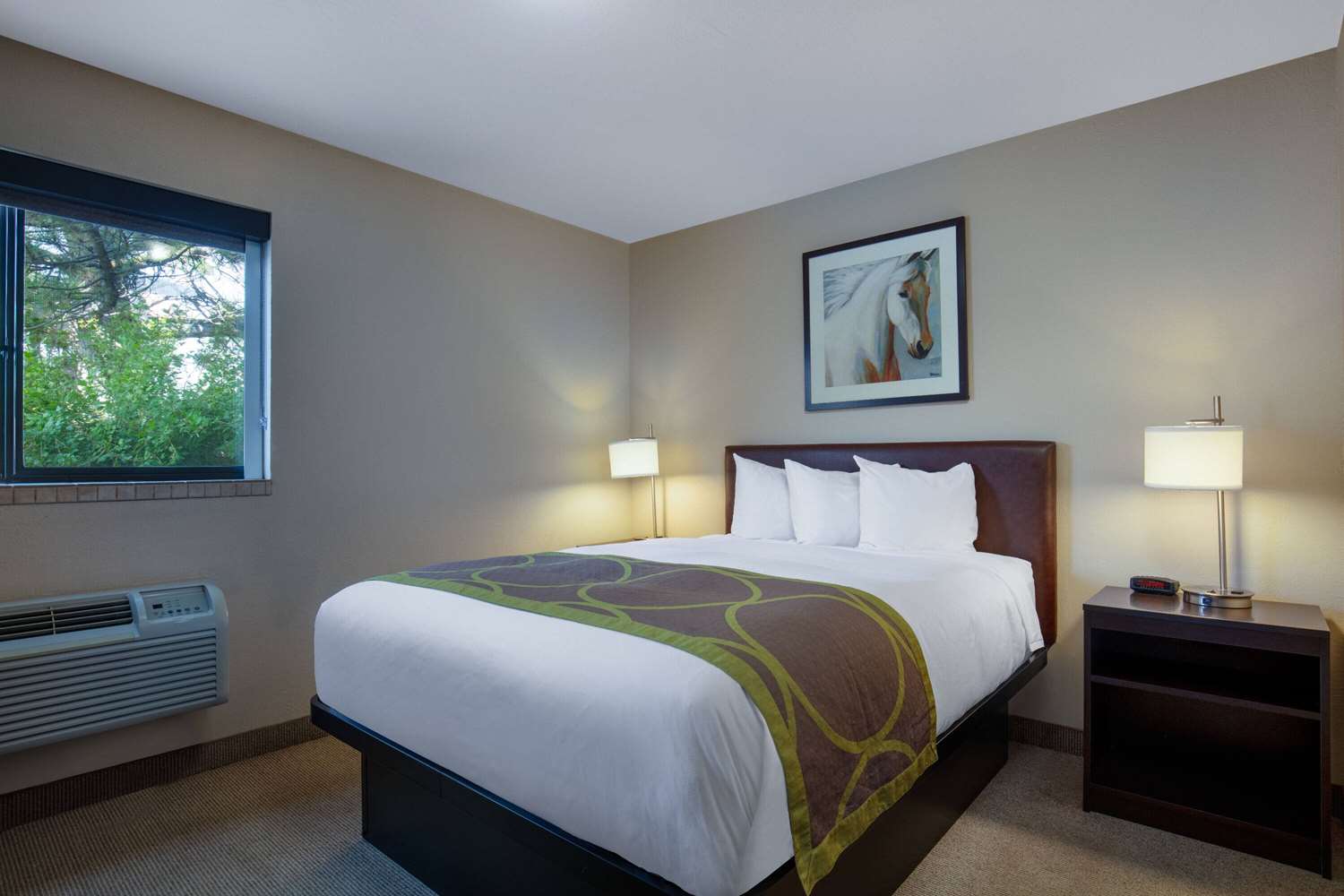 Super 8 by Wyndham St. Regis 8/30