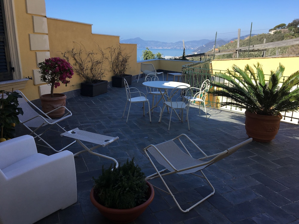 Villa Riviera Suites 14/50