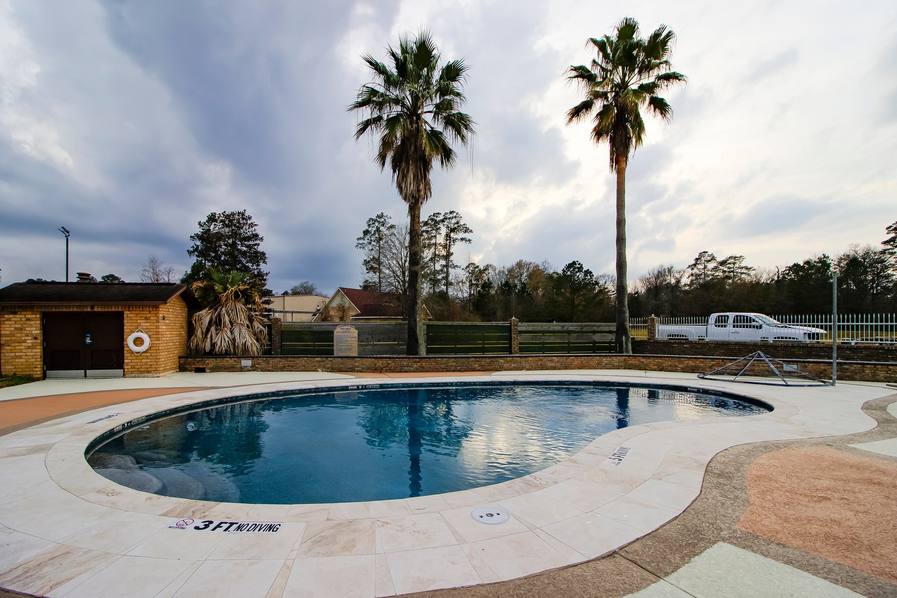 OYO Pinewood Inn & Suites Silsbee 16/20