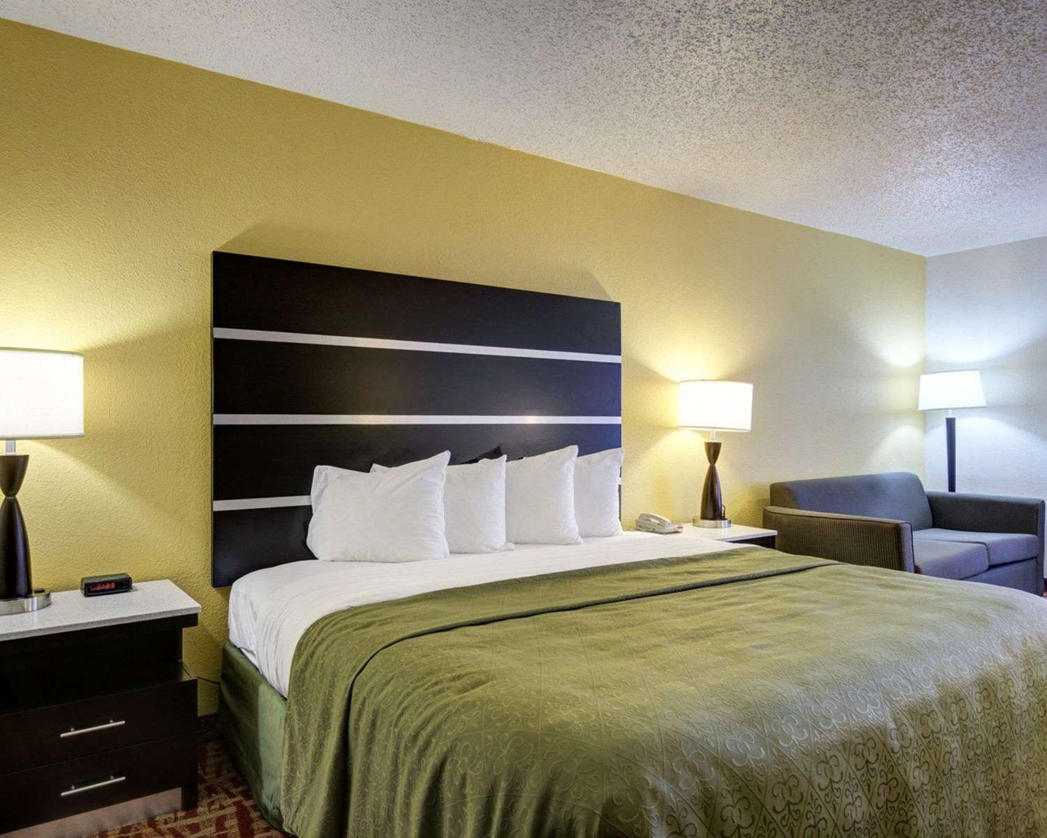 غرفة بسرير كينج، Quality Inn Fort Smith I-540 2/2