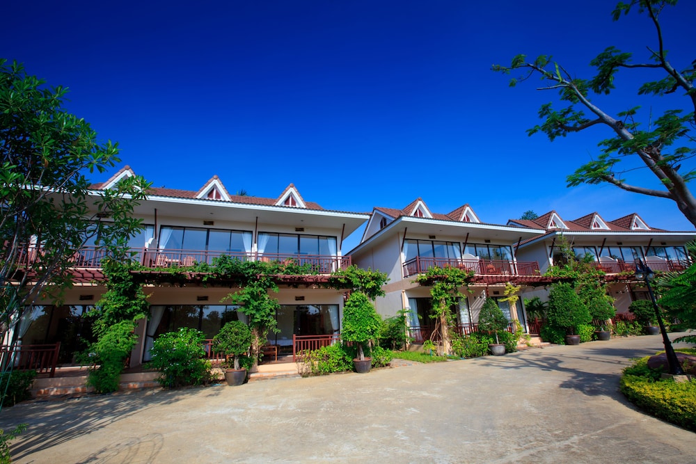Chawalun Resort 2/50