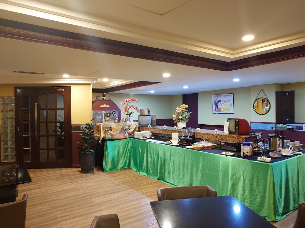 K Hotel 47/48