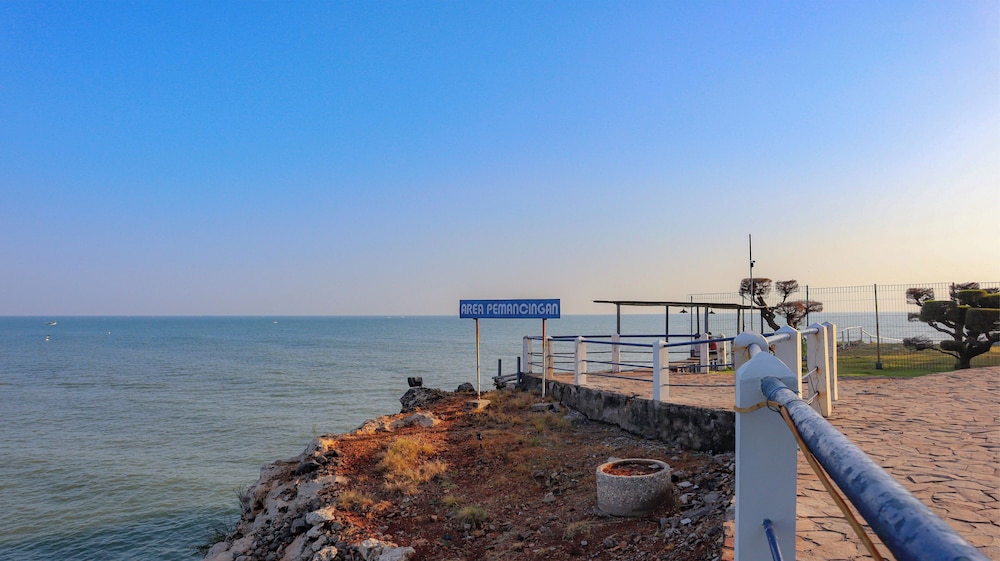 Tanjung Kodok Beach Resort 26/38