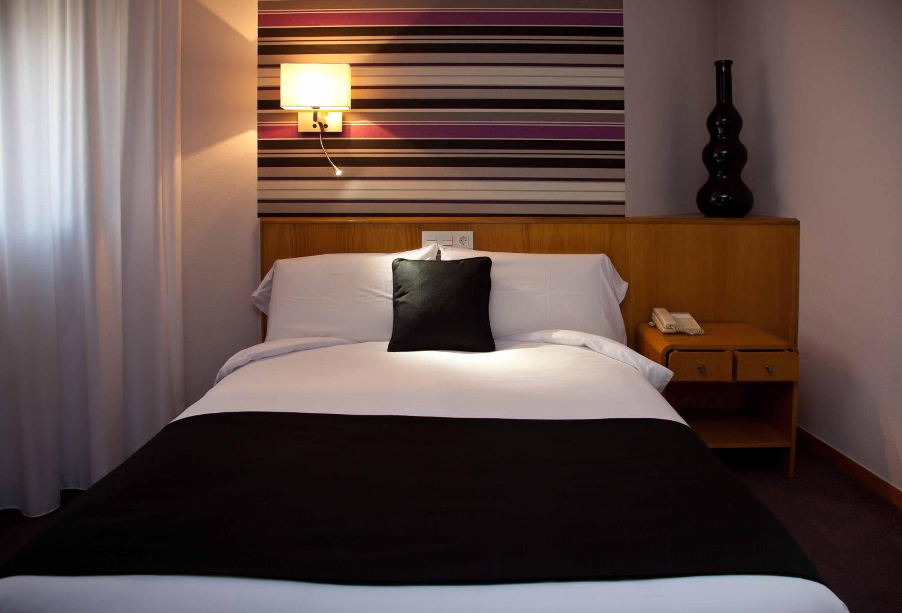 Room, Single