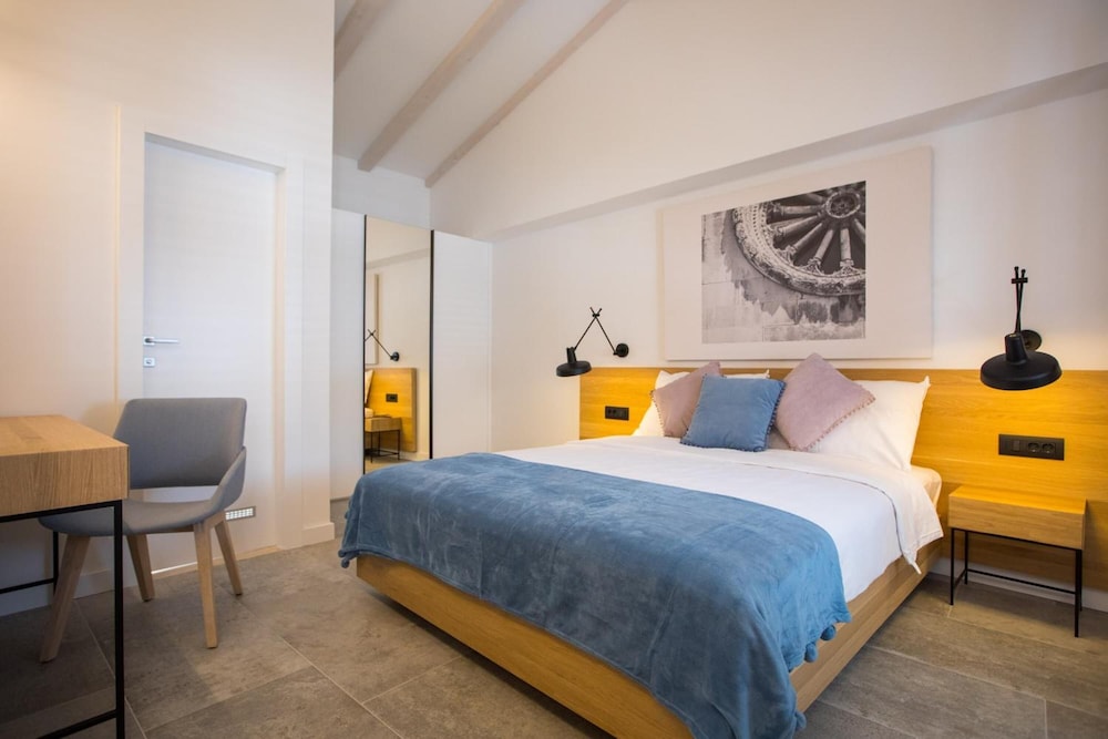 Bova Luxury Rooms 7/36