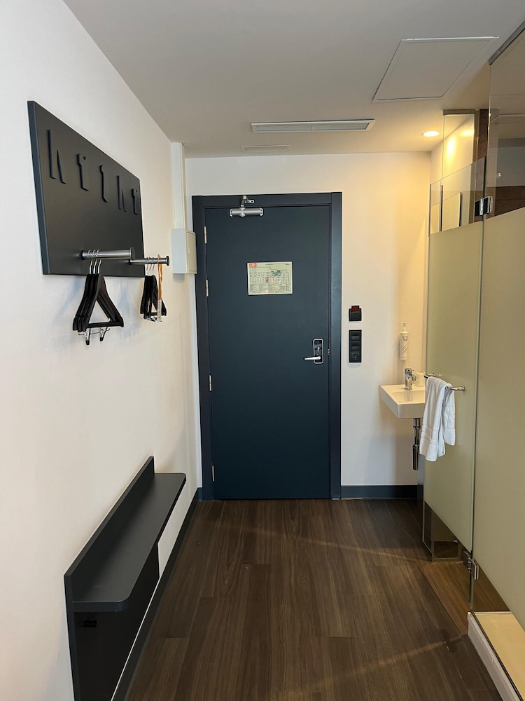 Easyhotel Malaga City Centre 43/59