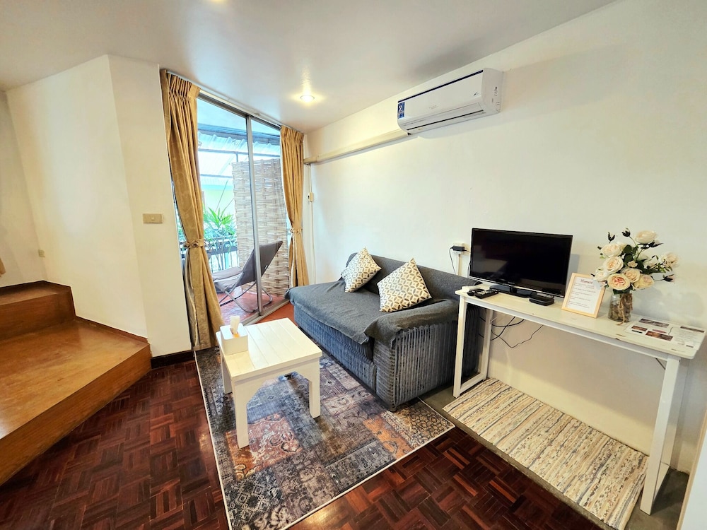 Hostel 16 53/72