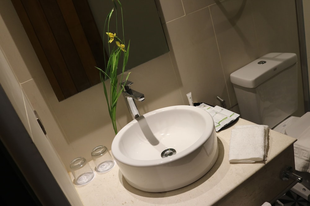 Acacia Hotel Bacolod 18/20