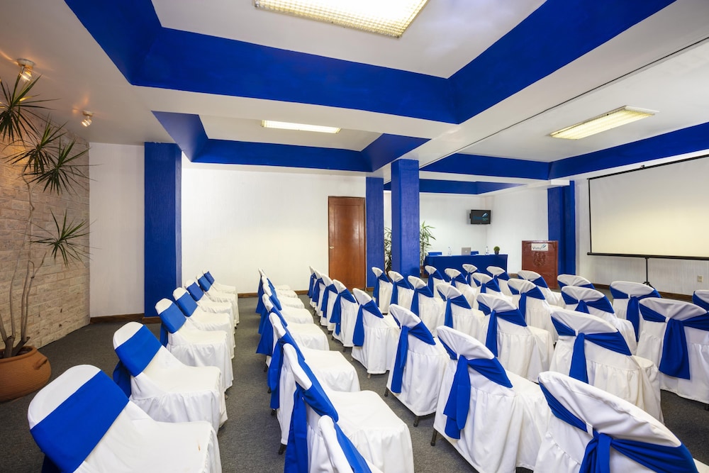 Vista Express Morelia Hotel 40/43
