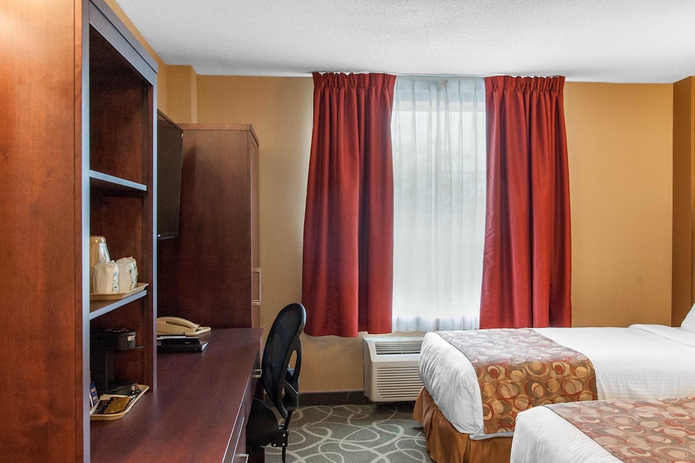 Quality Hotel & Suites Gander 24/37