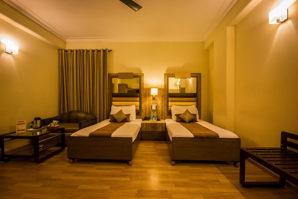 Hotel Suncourt Yatri 21/37