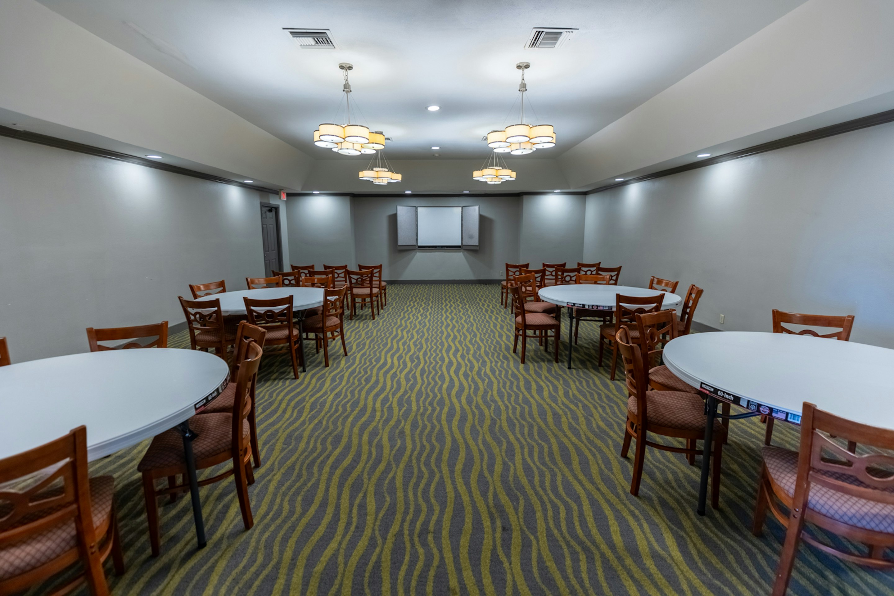 Red Roof Inn & Suites Irving - DFW Airport South 30/45