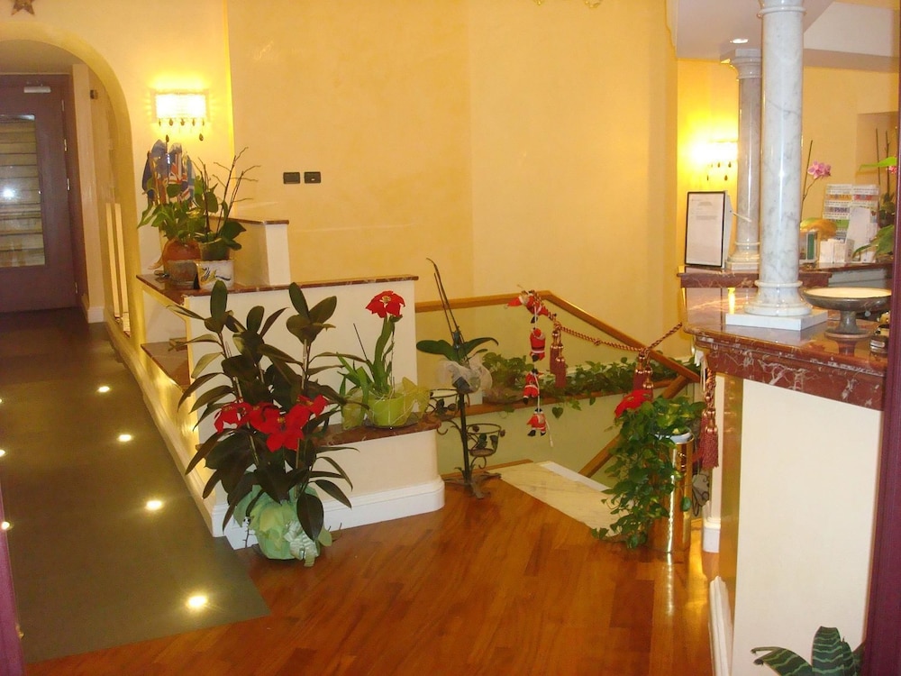 Hotel Dina 39/53