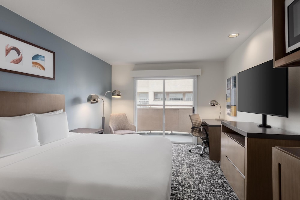 Hyatt House Cypress Anaheim 15/72