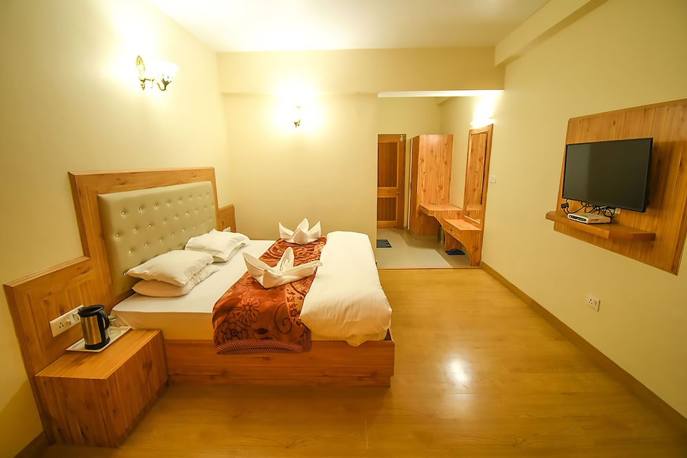 NEW AMBIKA INTERNATIONAL 27/53