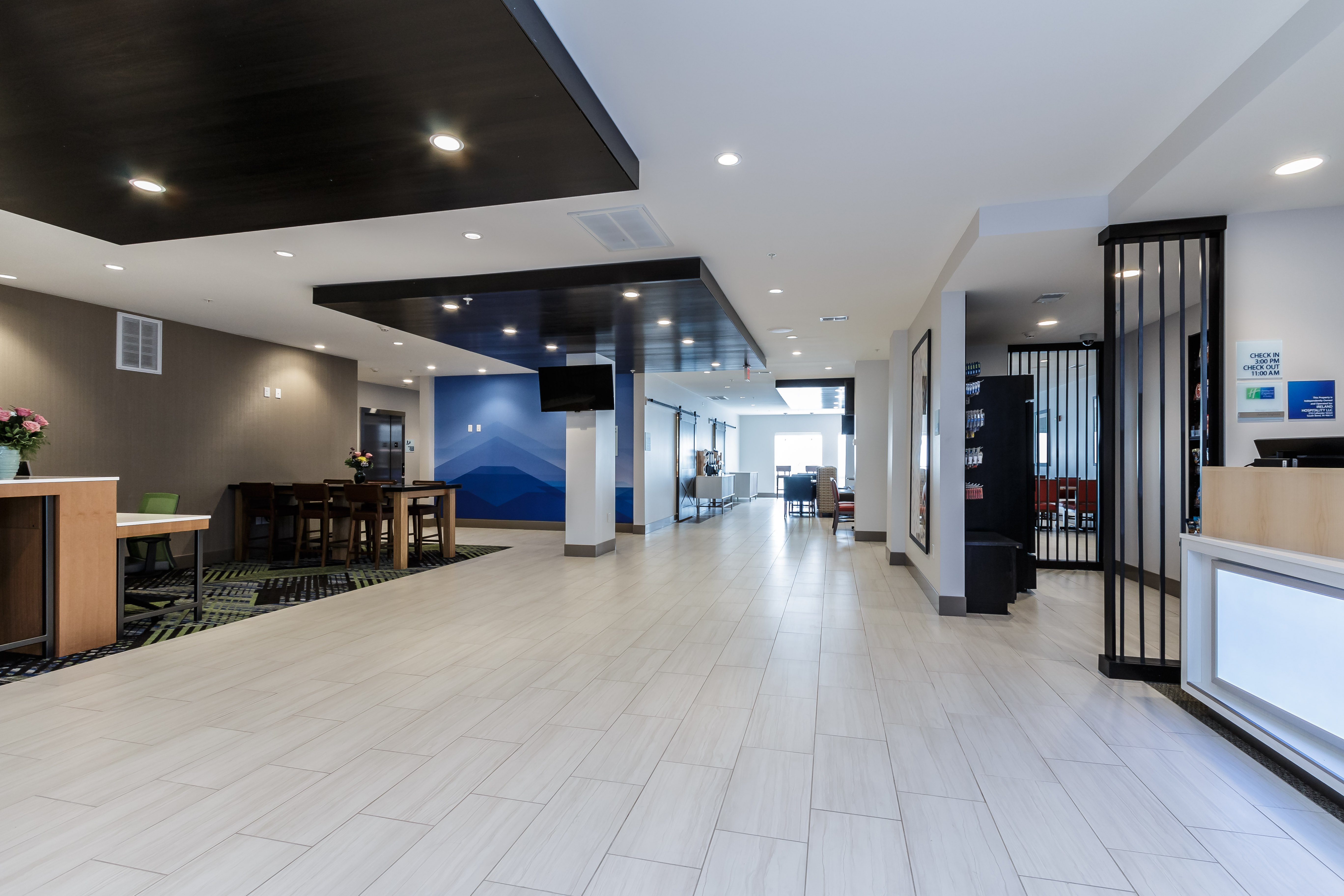 Holiday Inn Express and Suites South Bend South 17/64