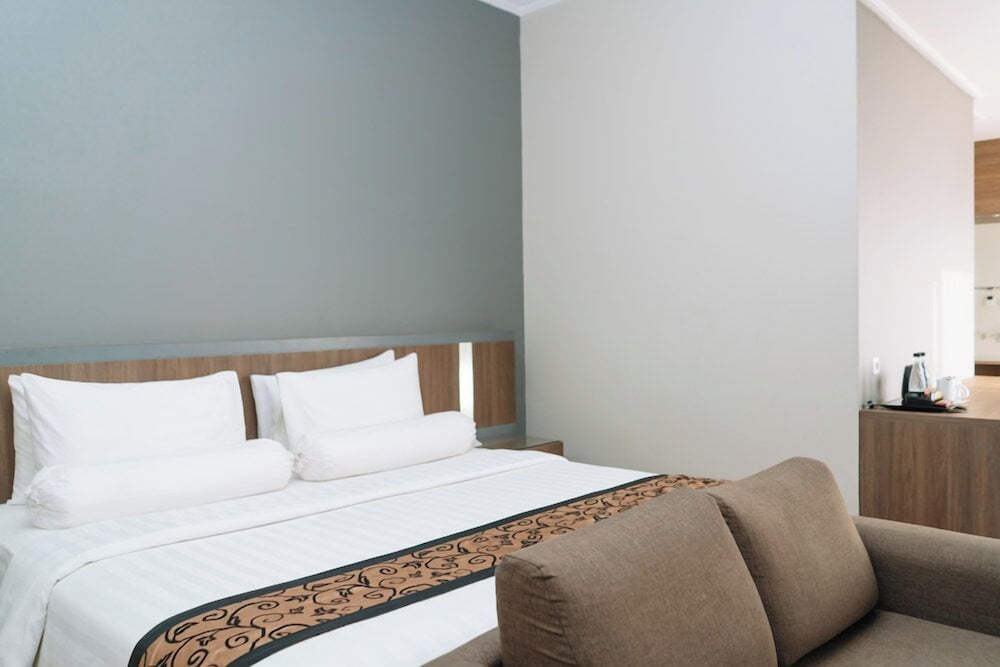 Anugrah Hotel 23/72