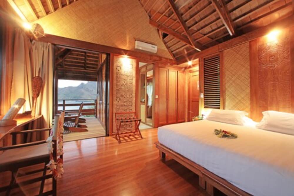 NUKU HIVA KEIKAHANUI PEARL LODGE 17/56