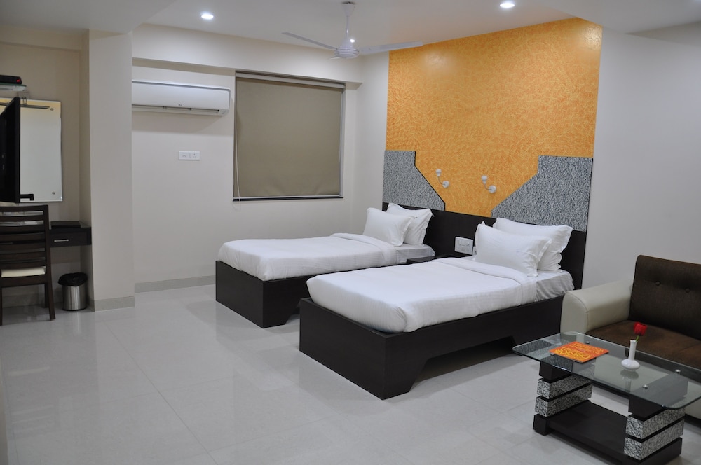 Savera A Business Luxury Hotel 7/26