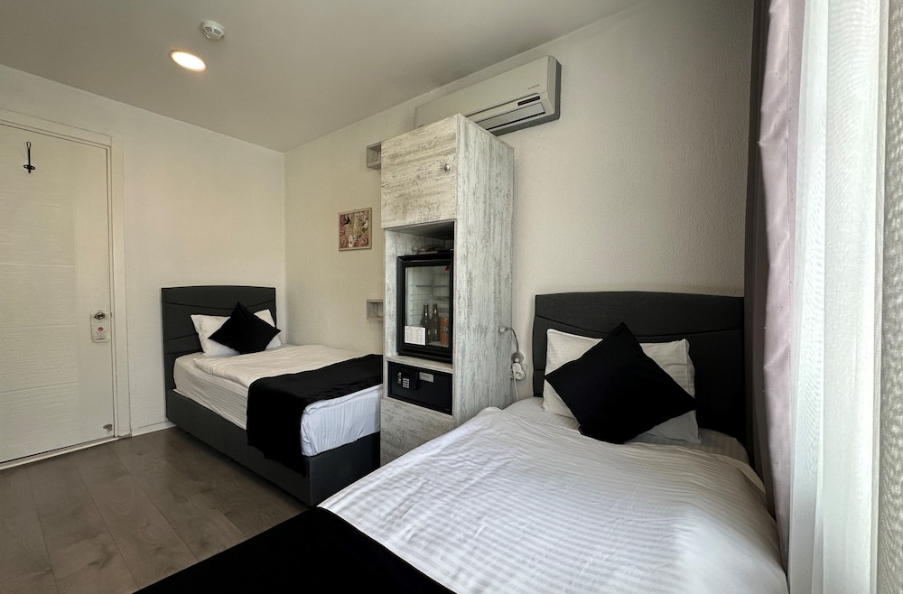 STANDARD, TWIN BEDS