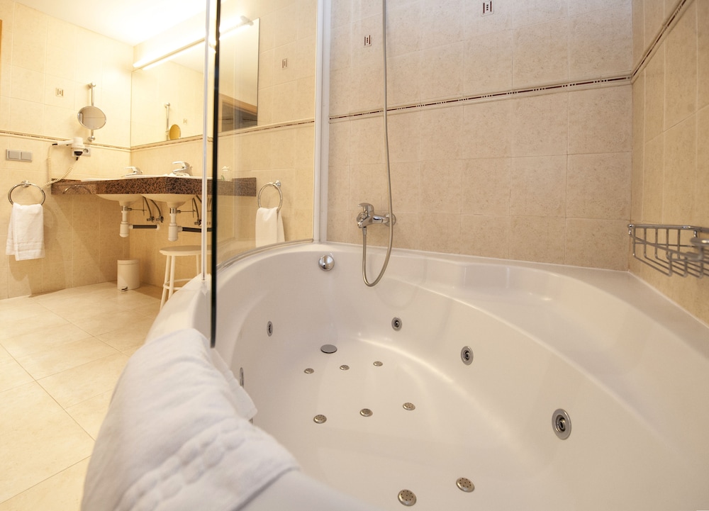 شقة بأربعة أسرّة بإطلالة على الجبل، Apartamentos Sant Moritz 10/10
