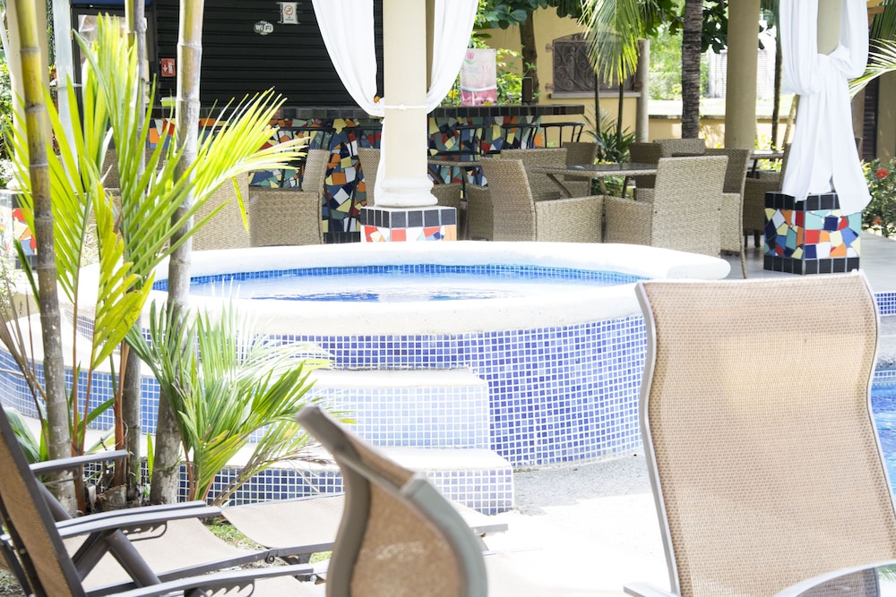 Las Brisas Resort and Villas 8/50