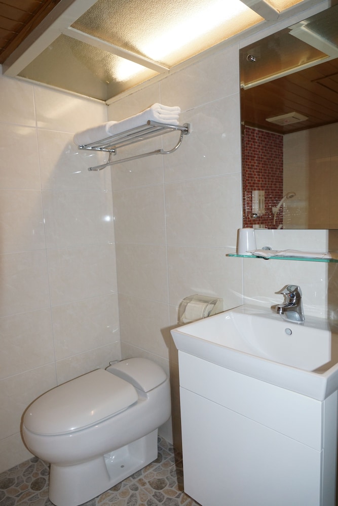 Ying Dai Hotel 26/28