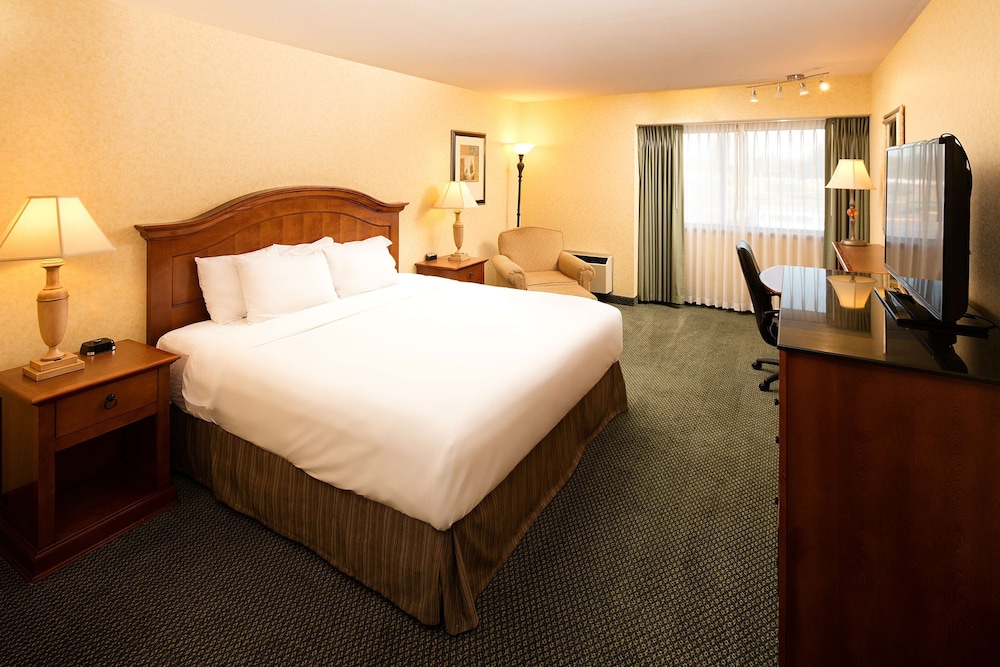 Red Lion Hotel Wenatchee City Center 9/28