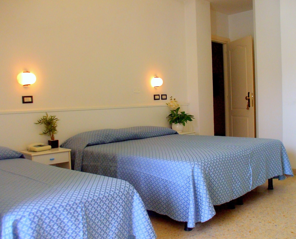 Elite Hotel 16/51