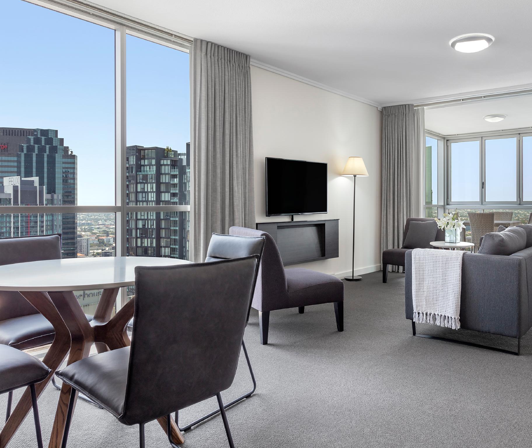 2 Bedrooms, River View, No Cleaning Services