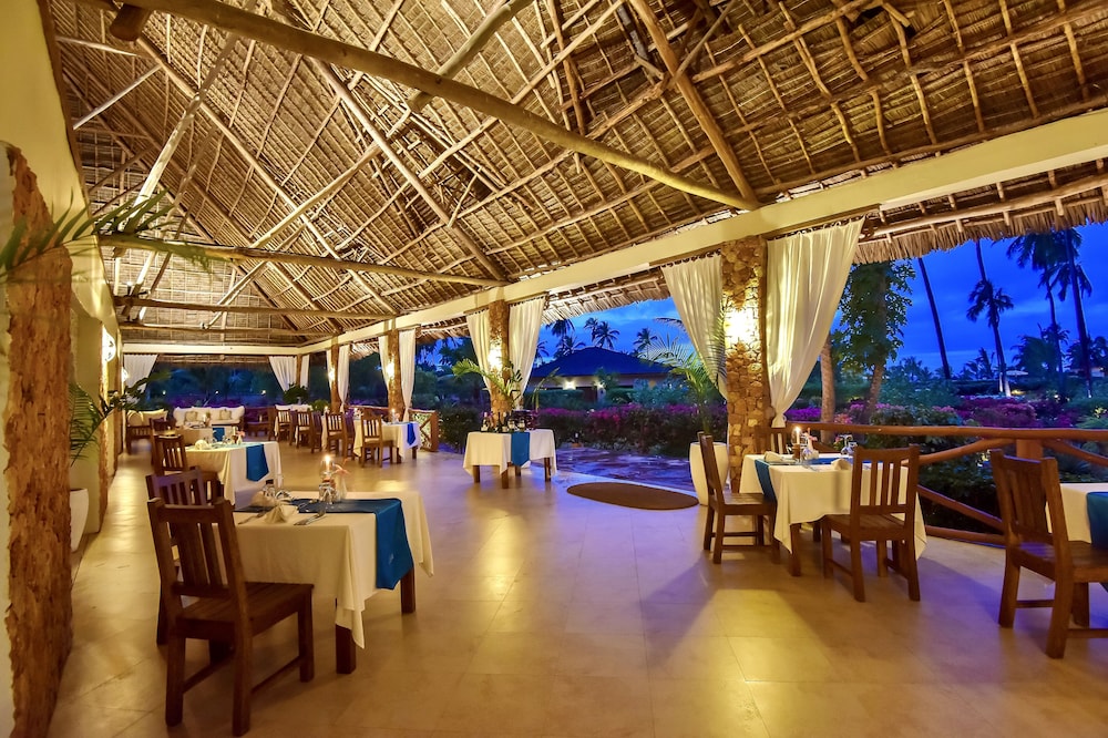 The Sands Beach Resort, Zanzibar 55/72