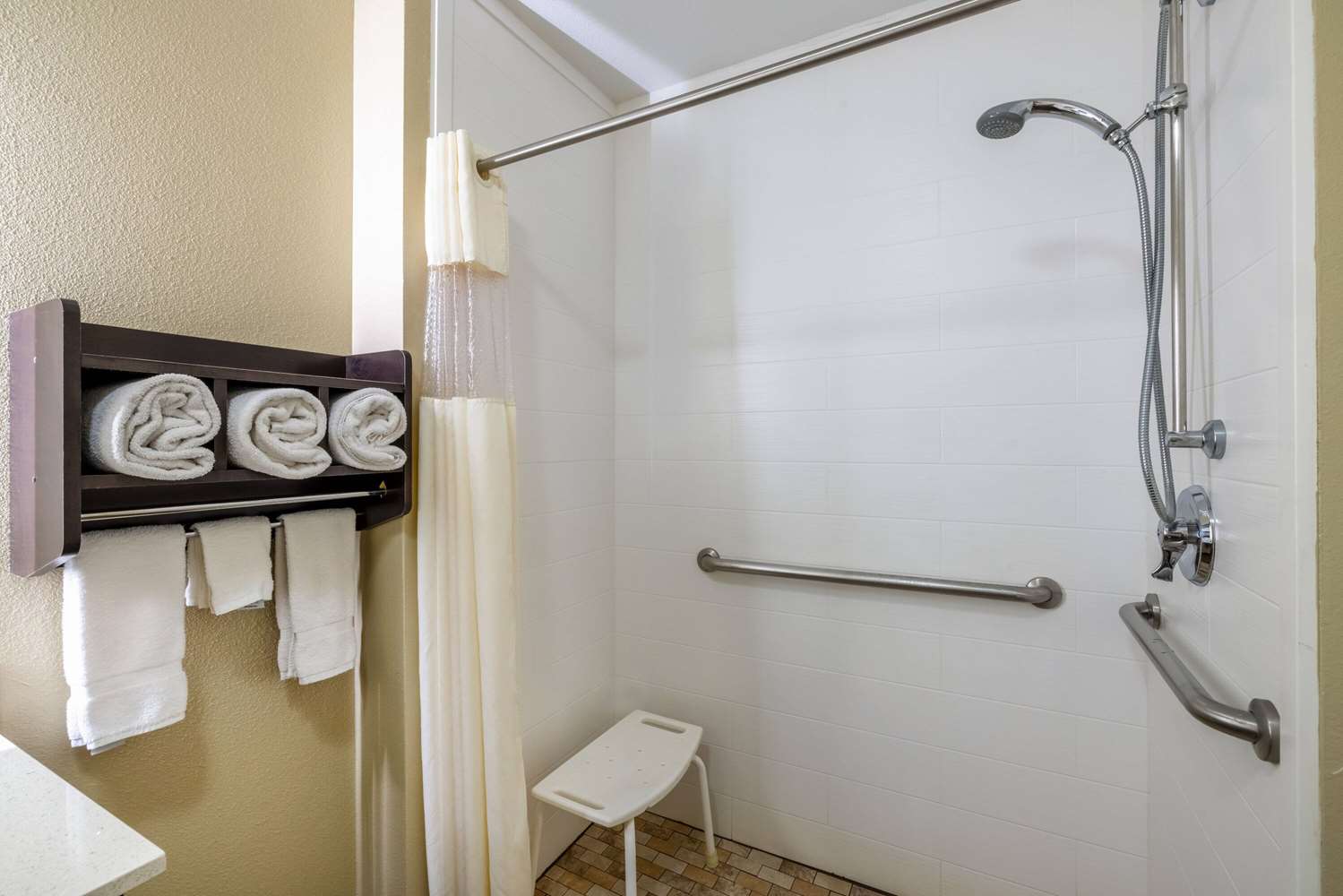 La Quinta Inn & Suites by Wyndham Artesia 57/58