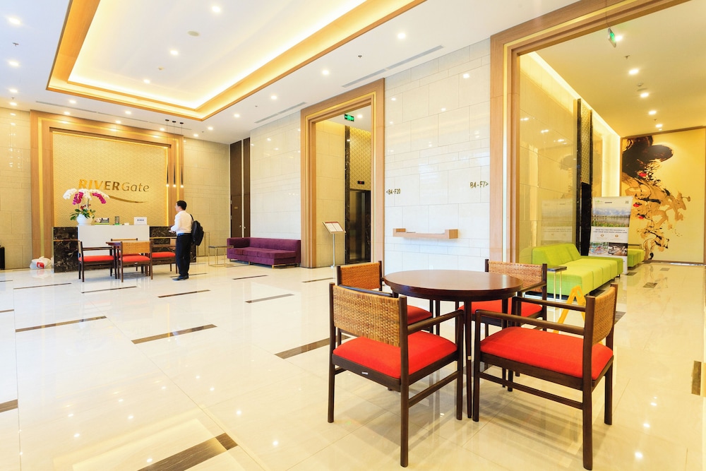 Spacious Saigon 37/50