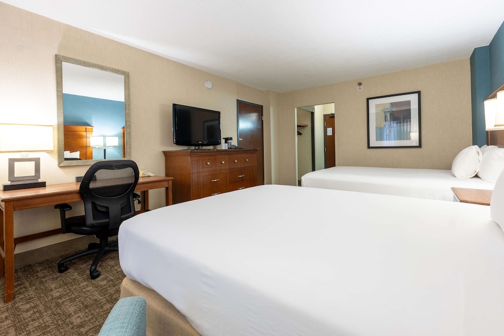 DELUXE, 2 QUEEN BEDS, HIGH FLOOR