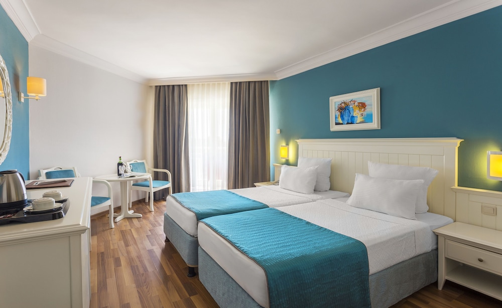 Terrace Beach Resort 4/35