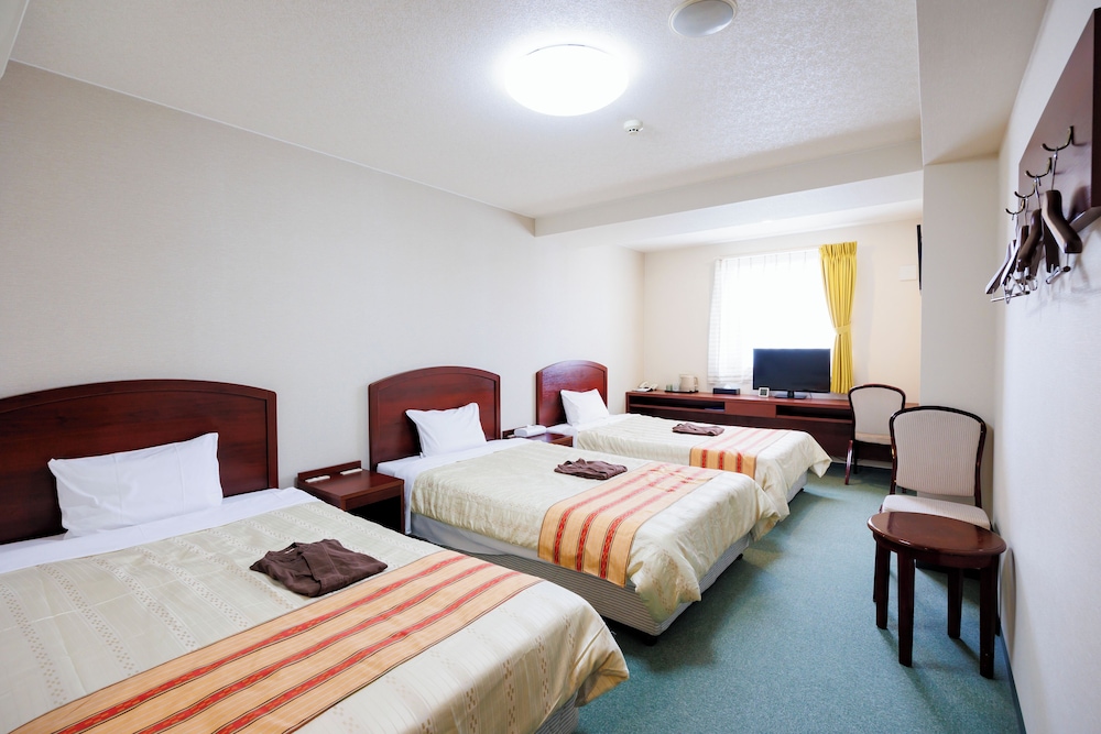 ROOM, TRIPLE