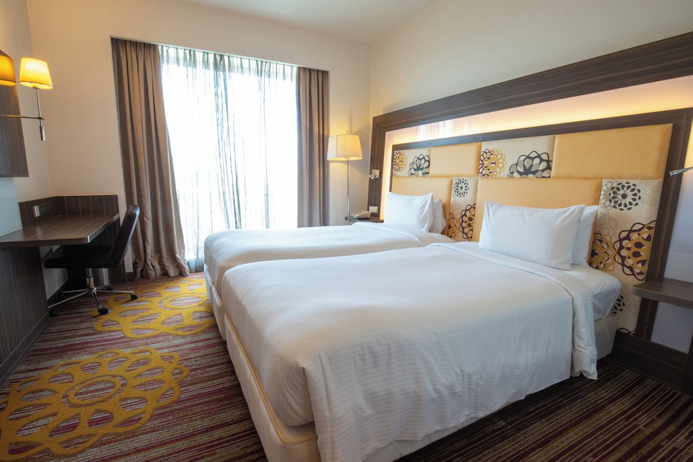 DELUXE, TWIN BEDS